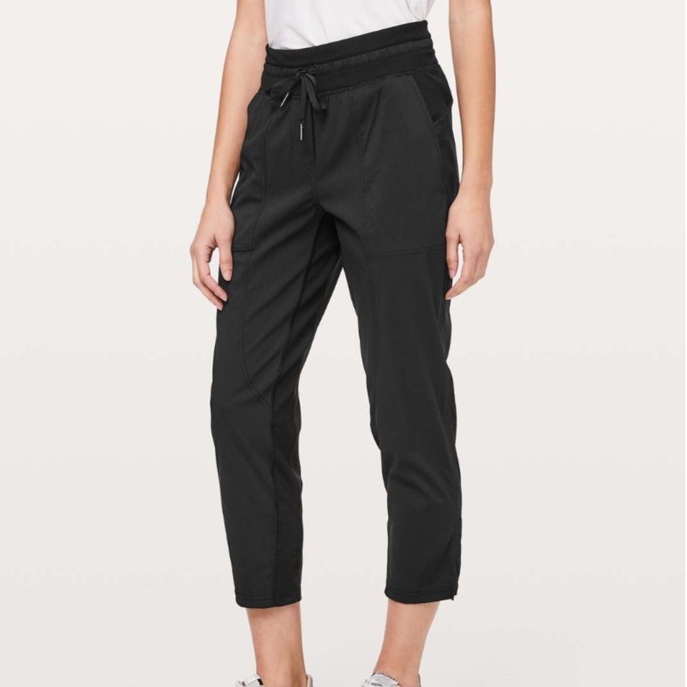 Lululemon Dance Studio Mid Rise Crop 25"‎ Black 4